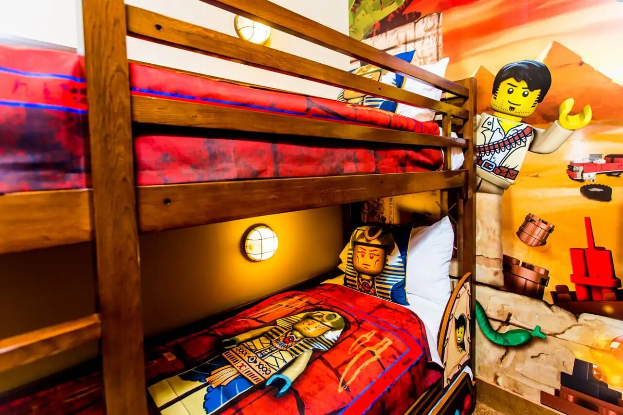 LEGOLAND Florida Hotel 2026: The Ultimate Family Stay Guide 4 LEGOLAND Florida Hotel Adventure themed room with jungle décor