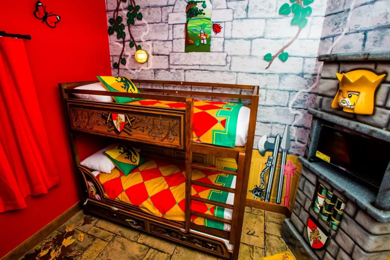 LEGOLAND Florida Hotel 2026: The Ultimate Family Stay Guide 6 LEGOLAND Florida Hotel Kingdom themed room with castle décor