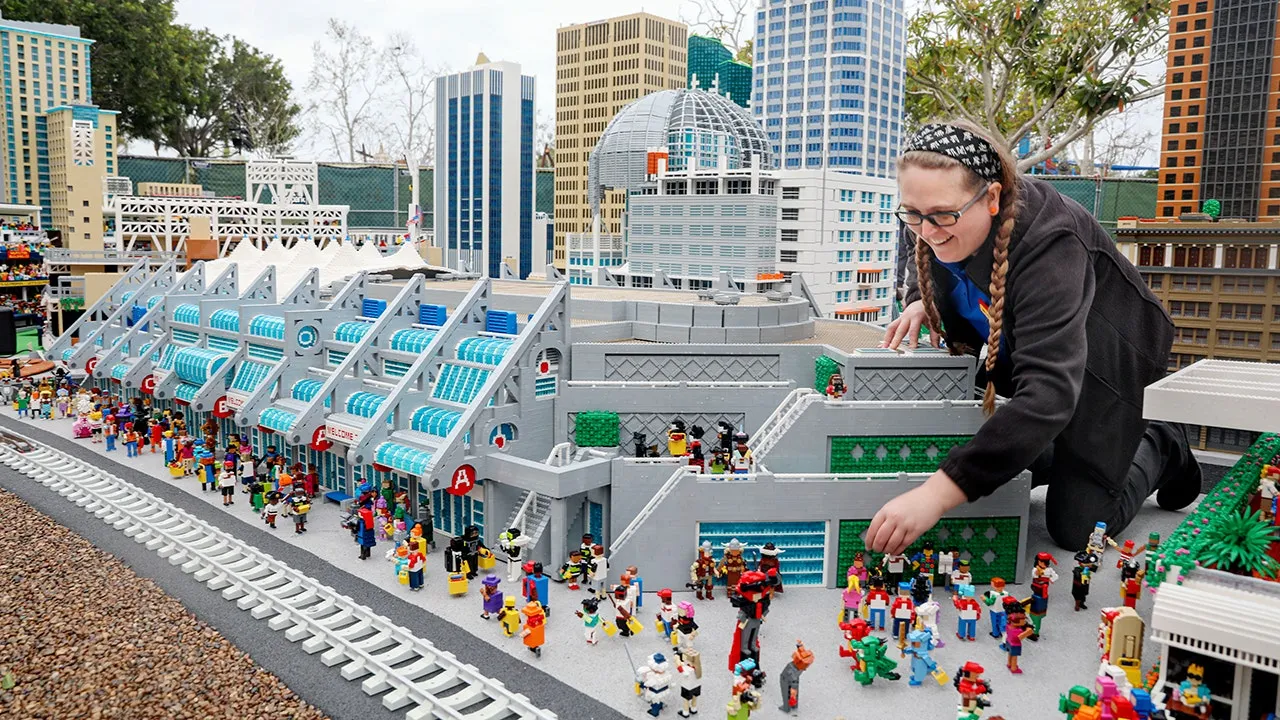 The Ultimate LEGOLAND Florida Tips Guide (2026): From Someone Who's Been There 500+ Times 7 LEGOLAND Master Builder