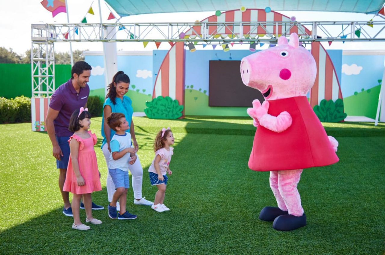 Meet Peppa Pig and her family