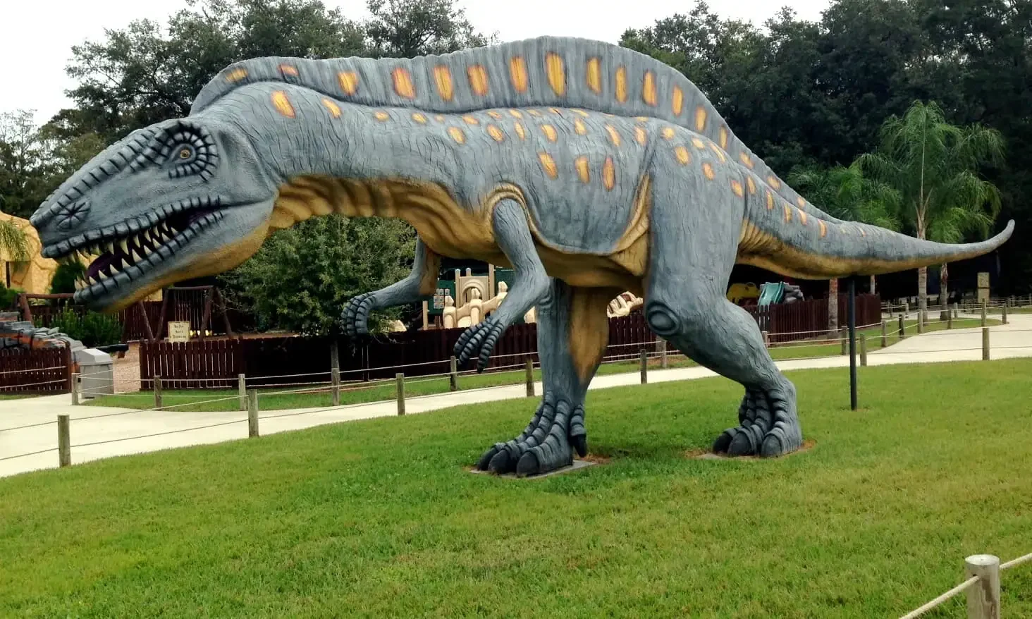 Orlando Theme Park Discount Tickets 2026: Save Up to 40% 7 Large dinosaur model at Dinosaur World Florida